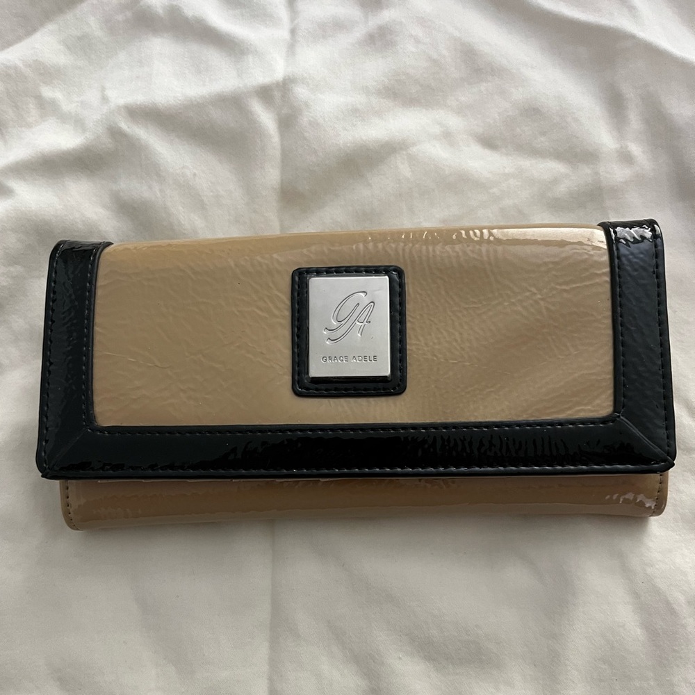 Grace Adele wallet